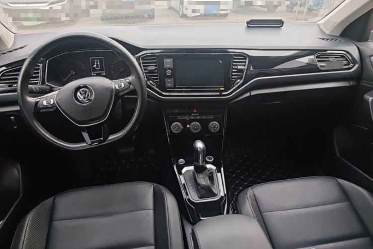 Used Volkswagen T-ROC 2019 280TSI DSG Two-Wheel Drive Comfort Version China VI Standard Center Console