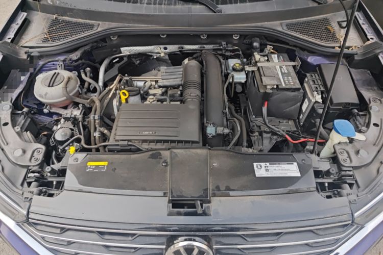 Used Volkswagen T-ROC 2019 280TSI DSG Two-Wheel Drive Comfort Version China VI Standard Engine Bay