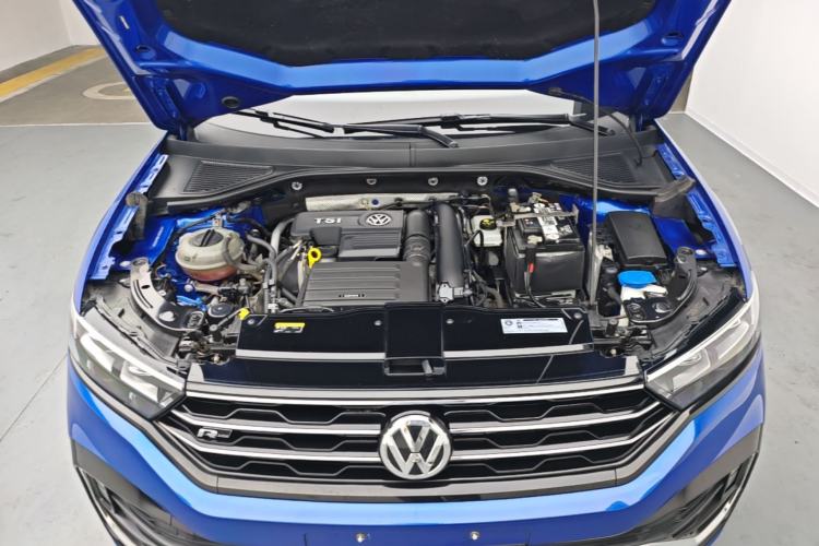 Used Volkswagen T-ROC 2019 280TSI DSG Two-Wheel Drive R-Line Pro Engine Bay