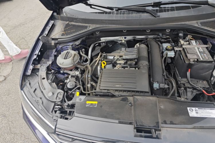 Used Volkswagen T-ROC 2019 280TSI DSG Two-Wheel Drive Comfort Version China VI Standard Engine Bay Right