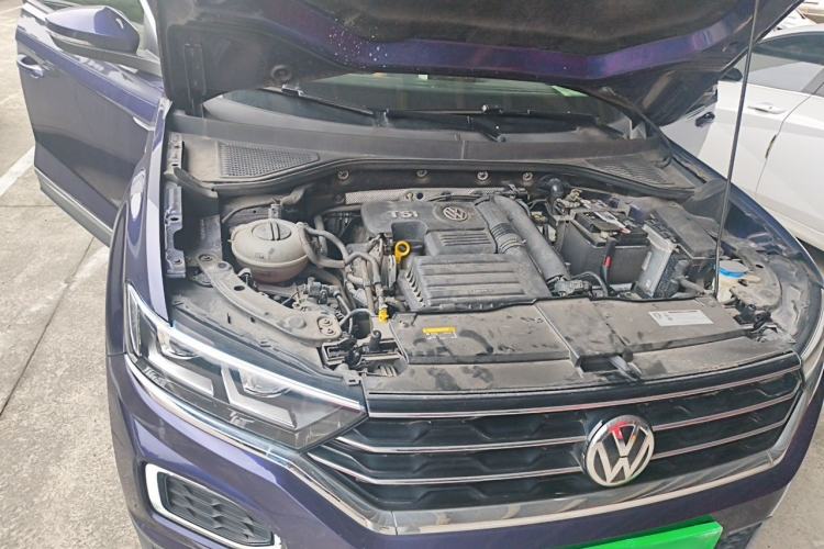 Used Volkswagen T-ROC 2019 280TSI DSG Two-Wheel-Drive Luxury Version China V Emission Standard Engine Bay Right