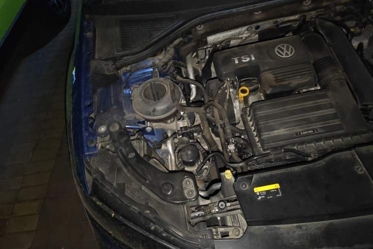 Used Volkswagen T-ROC 2019 280TSI DSG Two-Wheel Drive R-Line Pro Engine Bay Right