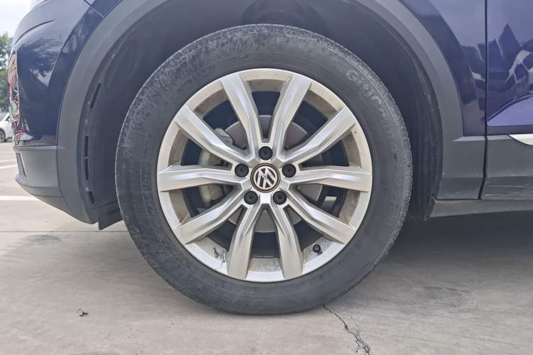 Used Volkswagen T-ROC 2019 230TSI DSG Two-Wheel-Drive Advanced Version China VI Standard Exterior 5