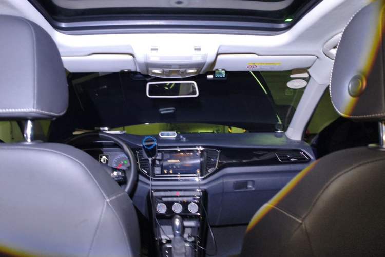 Used Volkswagen T-ROC 2019 280TSI DSG Two-Wheel Drive Comfort Version China VI Standard Headliner