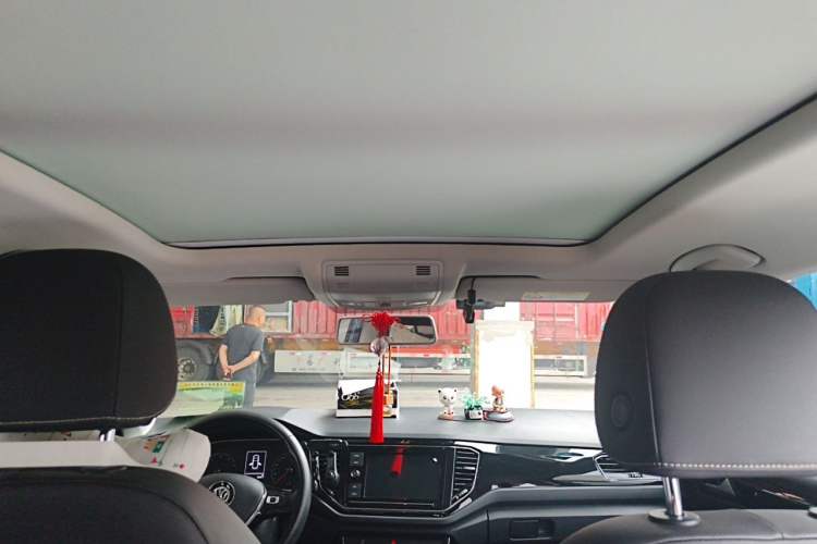 Used Volkswagen T-ROC 2019 280TSI DSG Two-Wheel-Drive Luxury Version China V Emission Standard Headliner