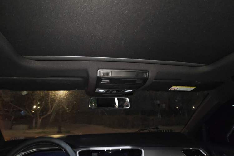 Used Volkswagen T-ROC 2019 280TSI DSG Two-Wheel Drive R-Line Pro Headliner