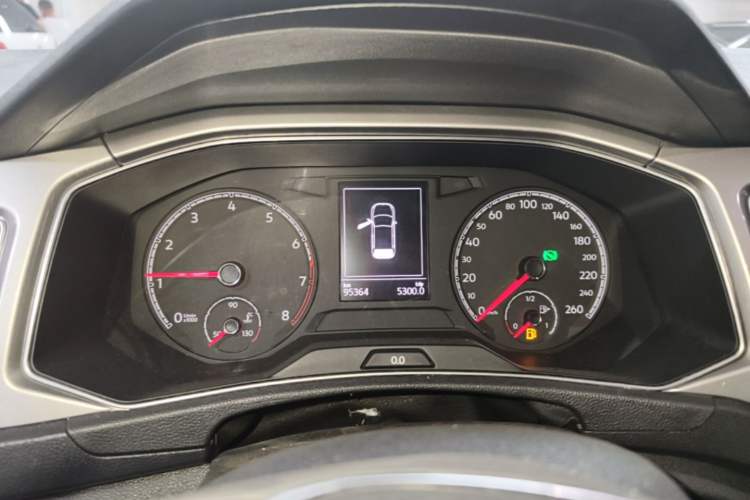 Used Volkswagen T-ROC 2019 230TSI DSG Two-Wheel-Drive Advanced Version China VI Standard Instrument Cluster