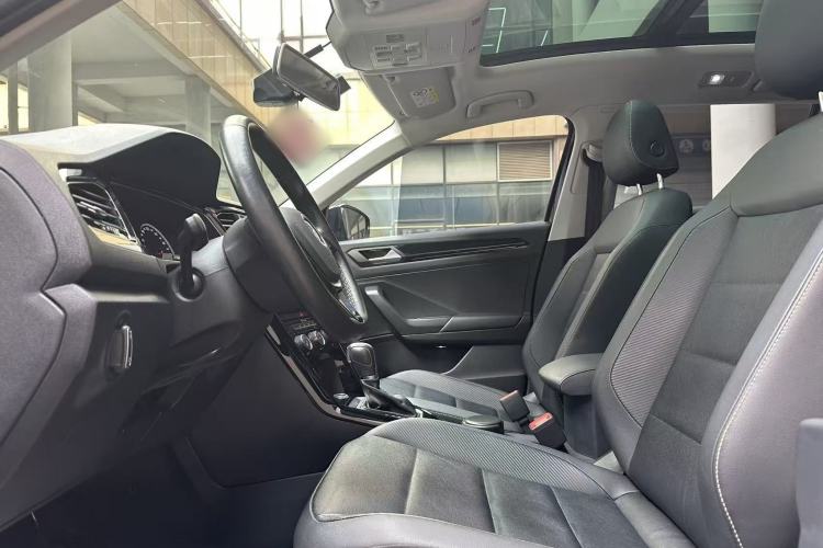 Used Volkswagen T-ROC 2019 280TSI DSG Two-Wheel Drive Comfort Version China VI Standard Interior 1