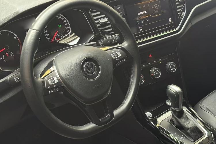 Used Volkswagen T-ROC 2019 280TSI DSG Two-Wheel Drive Comfort Version China VI Standard Interior 3