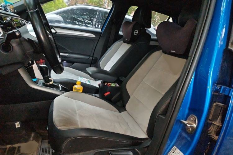 Used Volkswagen T-ROC 2019 280TSI DSG Two-Wheel Drive R-Line Pro Left Front Seat
