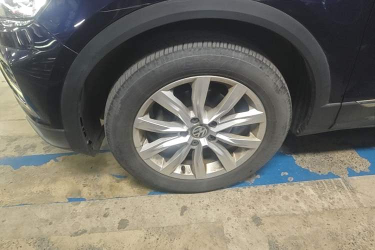 Used Volkswagen T-ROC 2019 230TSI DSG Two-Wheel-Drive Advanced Version China VI Standard Left Front Wheel Hub