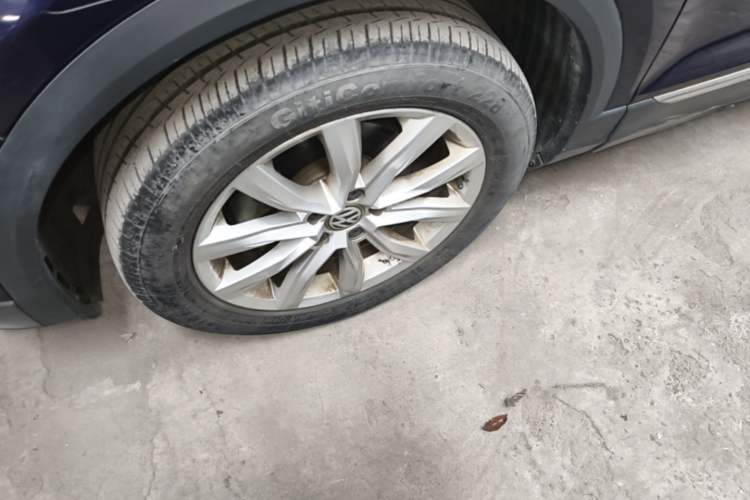 Used Volkswagen T-ROC 2019 230TSI DSG Two-Wheel-Drive Advanced Version China VI Standard Left Front Wheel Hub