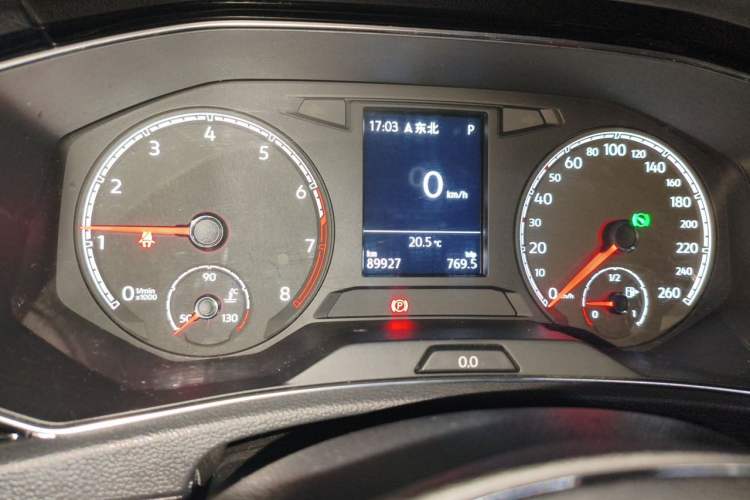 Used Volkswagen T-ROC 2019 280TSI DSG Two-Wheel Drive Comfort Version China VI Standard Odometer Close Up