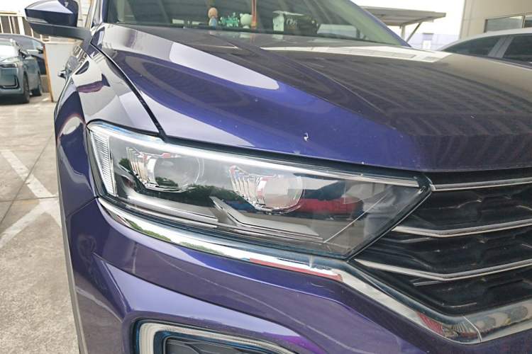 Used Volkswagen T-ROC 2019 280TSI DSG Two-Wheel-Drive Luxury Version China V Emission Standard Right Front Headlight