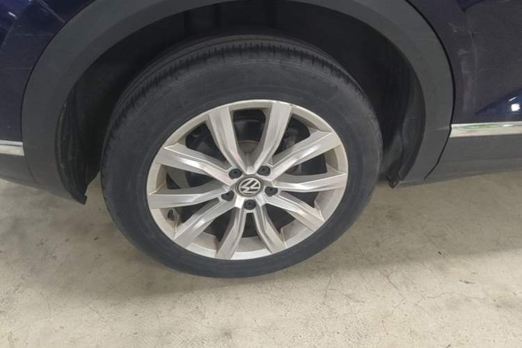 Used Volkswagen T-ROC 2019 230TSI DSG Two-Wheel-Drive Advanced Version China VI Standard Right Rear Wheel Hub