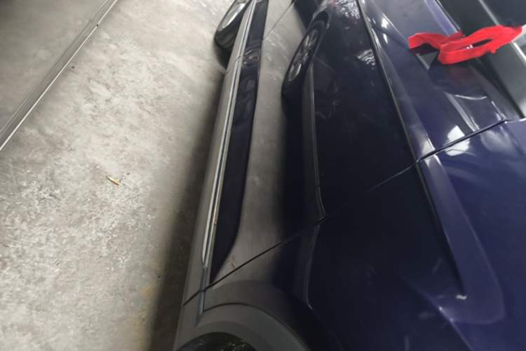 Used Volkswagen T-ROC 2019 230TSI DSG Two-Wheel-Drive Advanced Version China VI Standard Right Side Sill