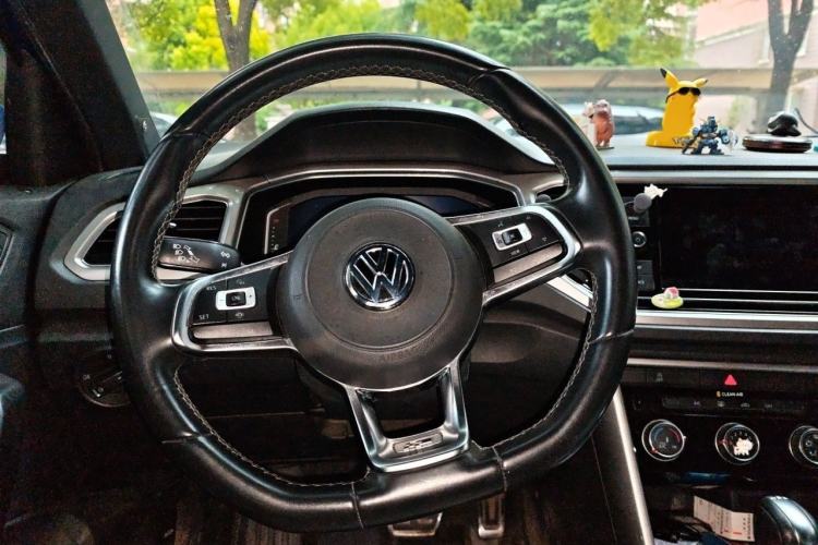 Used Volkswagen T-ROC 2019 280TSI DSG Two-Wheel Drive R-Line Pro Steering Wheel