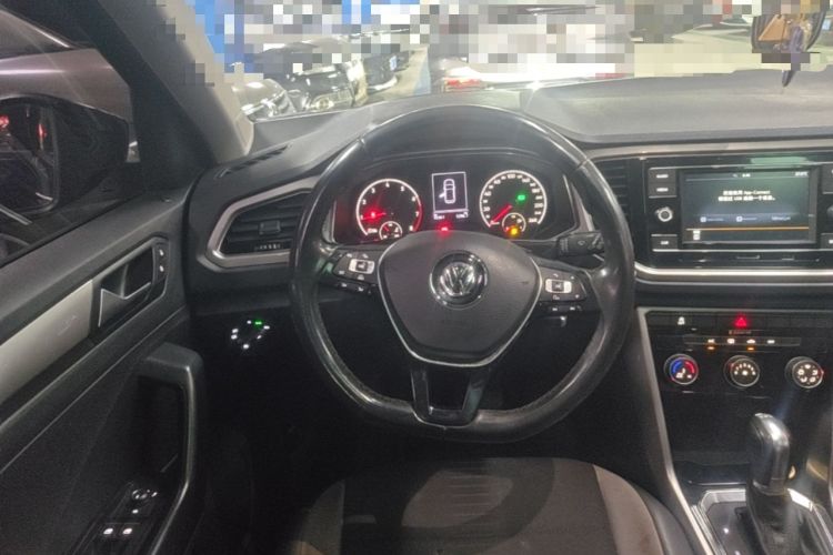 Used Volkswagen T-ROC 2019 230TSI DSG Two-Wheel-Drive Advanced Version China VI Standard Steering Wheel
