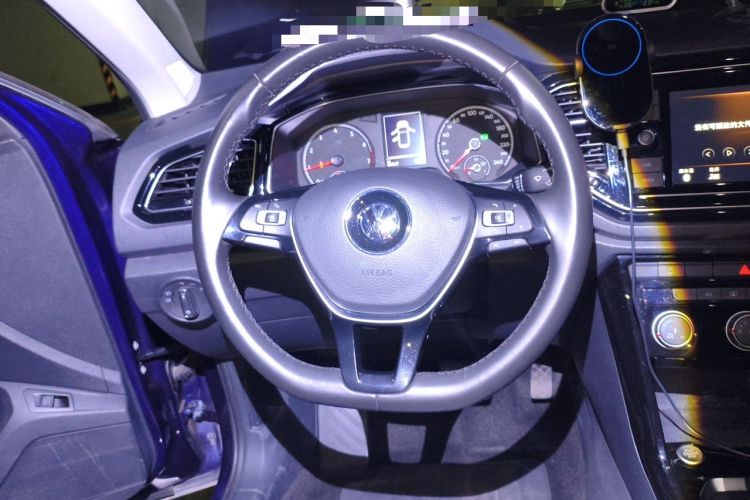 Used Volkswagen T-ROC 2019 280TSI DSG Two-Wheel Drive Comfort Version China VI Standard Steering Wheel