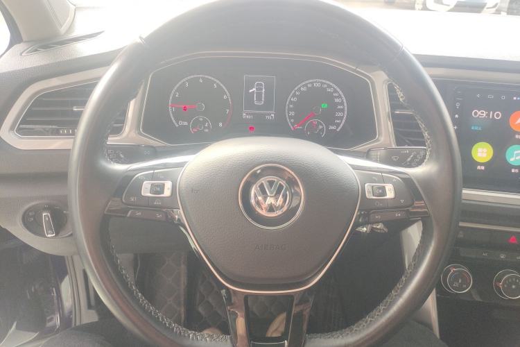 Used Volkswagen T-ROC 2019 230TSI DSG Two-Wheel-Drive Advanced Version China VI Standard Steering Wheel