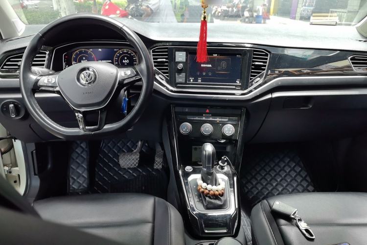 Used Volkswagen T-ROC 2019 280TSI DSG Two-Wheel Drive Comfort Version China V Emission Standard Center Console