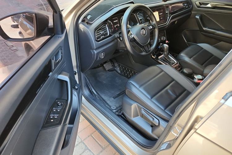 Used Volkswagen T-ROC 2019 280TSI DSG Two-Wheel Drive Comfort Version China VI Standard Driver Seat
