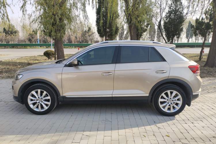 Used Volkswagen T-ROC 2019 230TSI DSG Two-Wheel-Drive Advanced Version China VI Standard Exterior 3
