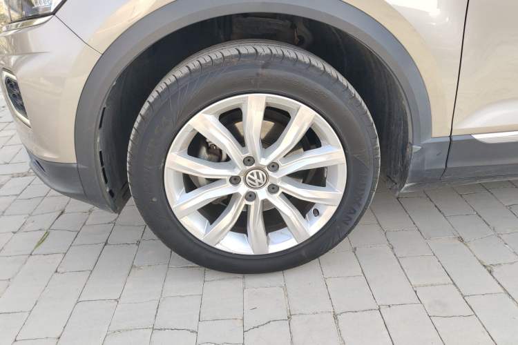 Used Volkswagen T-ROC 2019 230TSI DSG Two-Wheel-Drive Advanced Version China VI Standard Exterior 7