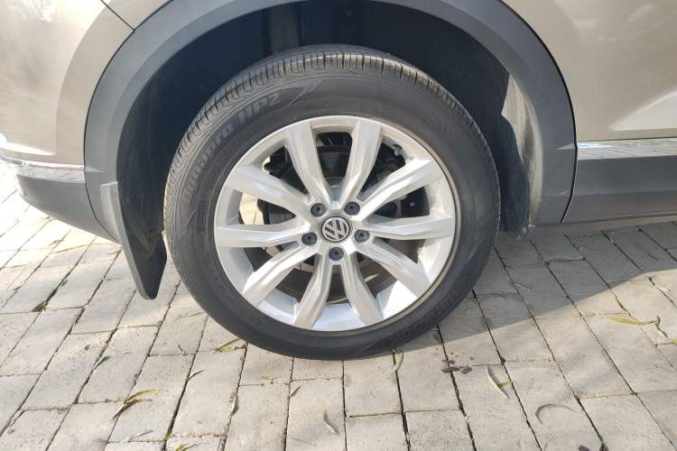 Used Volkswagen T-ROC 2019 230TSI DSG Two-Wheel-Drive Advanced Version China VI Standard Exterior 8