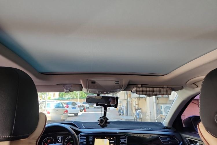 Used Volkswagen T-ROC 2019 280TSI DSG Two-Wheel Drive Comfort Version China VI Standard Headliner