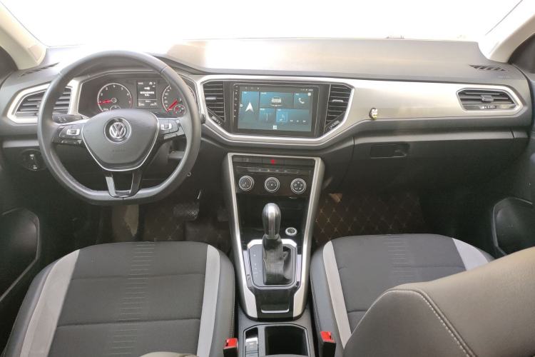Used Volkswagen T-ROC 2019 230TSI DSG Two-Wheel-Drive Advanced Version China VI Standard Interior 2