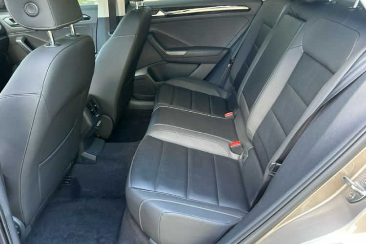 Used Volkswagen T-ROC 2019 280TSI DSG Two-Wheel Drive Comfort Version China VI Standard Interior 6