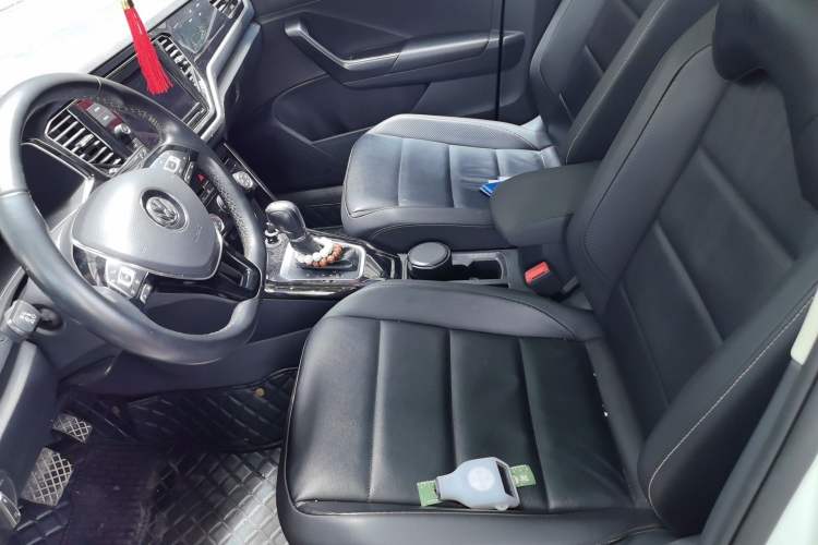 Used Volkswagen T-ROC 2019 280TSI DSG Two-Wheel Drive Comfort Version China V Emission Standard Left Front Seat