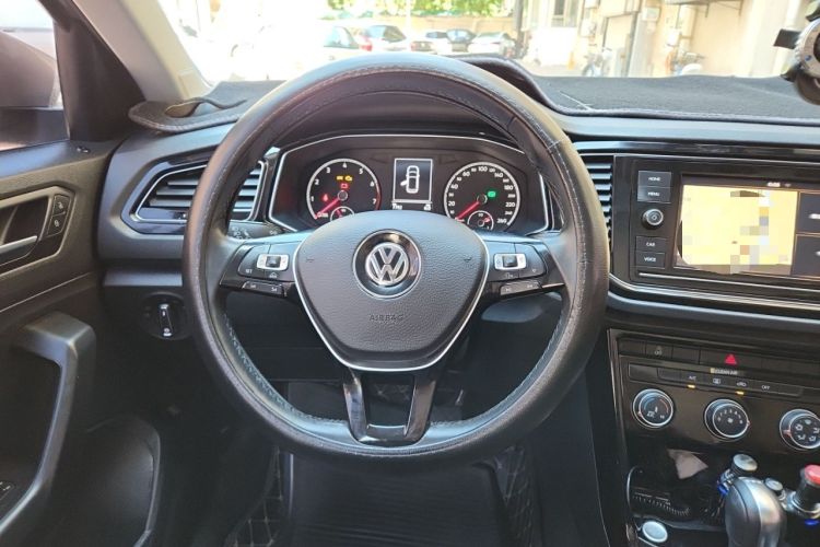 Used Volkswagen T-ROC 2019 280TSI DSG Two-Wheel Drive Comfort Version China VI Standard Steering Wheel