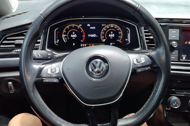 Used Volkswagen T-ROC 2019 280TSI DSG Two-Wheel Drive Comfort Version China V Emission Standard Steering Wheel