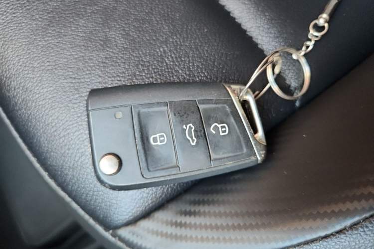 Used Volkswagen T-ROC 2019 280TSI DSG Two-Wheel Drive Comfort Version China VI Standard Vehicle Key