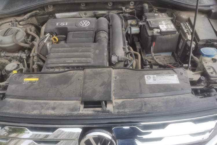 Used Volkswagen T-ROC 2019 280TSI DSG Two-Wheel Drive Comfort Version China VI Standard Engine Bay