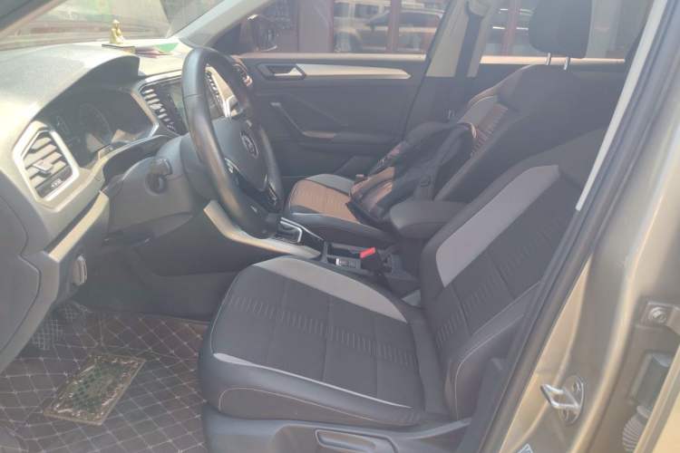 Used Volkswagen T-ROC 2019 230TSI DSG Two-Wheel-Drive Advanced Version China VI Standard Left Front Seat