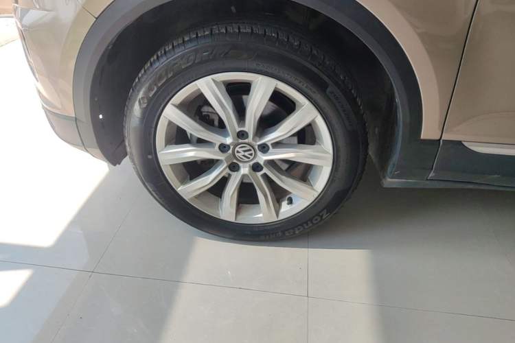Used Volkswagen T-ROC 2019 230TSI DSG Two-Wheel Drive Advanced Version China V Standard Left Front Wheel Hub