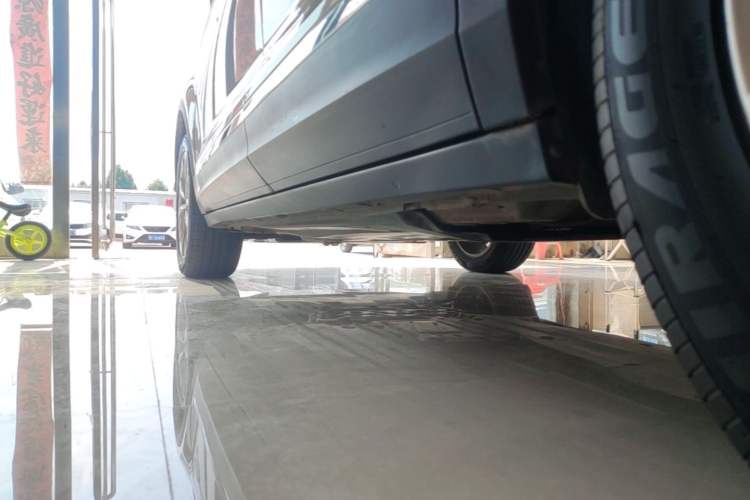 Used Volkswagen T-ROC 2019 230TSI DSG Two-Wheel Drive Advanced Version China V Standard Left Side Sill