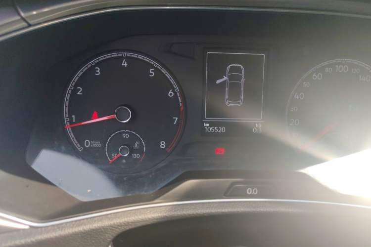 Used Volkswagen T-ROC 2019 230TSI DSG Two-Wheel-Drive Advanced Version China VI Standard Odometer Close Up