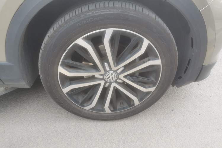 Used Volkswagen T-ROC 2019 280TSI DSG Two-Wheel Drive Comfort Version China VI Standard Right Front Wheel Hub