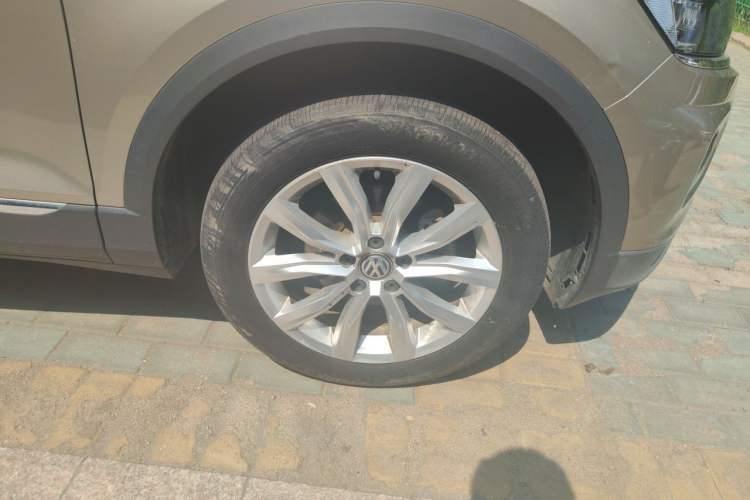 Used Volkswagen T-ROC 2019 230TSI DSG Two-Wheel-Drive Advanced Version China VI Standard Right Front Wheel Hub