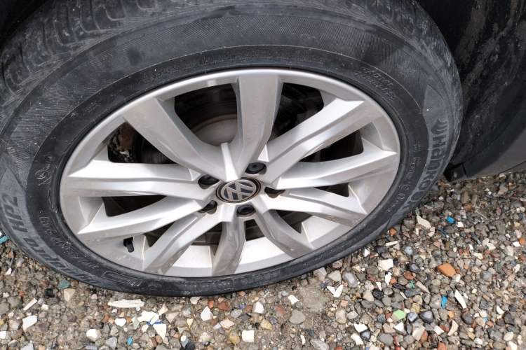 Used Volkswagen T-ROC 2019 280TSI DSG Two-Wheel Drive Advanced Version China VI Standard Right Rear Wheel Hub