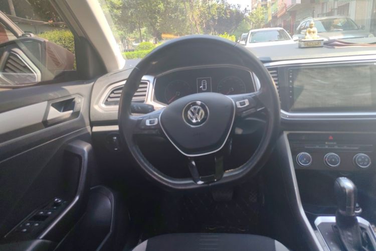 Used Volkswagen T-ROC 2019 230TSI DSG Two-Wheel-Drive Advanced Version China VI Standard Steering Wheel