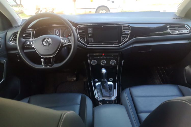 Used Volkswagen T-ROC 2019 280TSI DSG Two-Wheel Drive Comfort Version China VI Standard Center Console