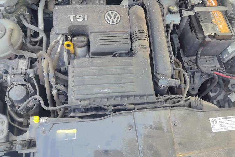 Used Volkswagen T-ROC 2019 280TSI DSG Two-Wheel Drive Comfort Version China VI Standard Engine Bay