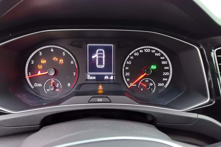 Used Volkswagen T-ROC 2019 280TSI DSG Two-Wheel Drive Comfort Version China VI Standard Instrument Cluster
