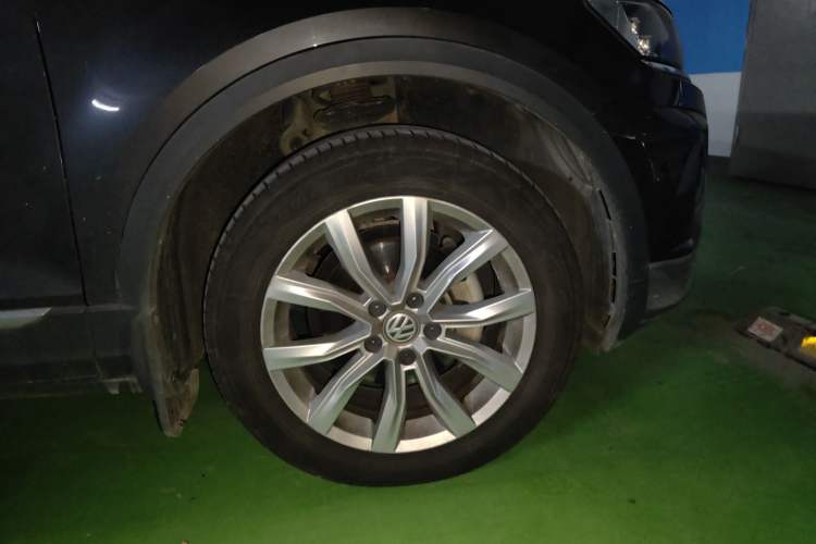 Used Volkswagen T-ROC 2019 230TSI DSG Two-Wheel-Drive Advanced Version China VI Standard Right Front Wheel Hub