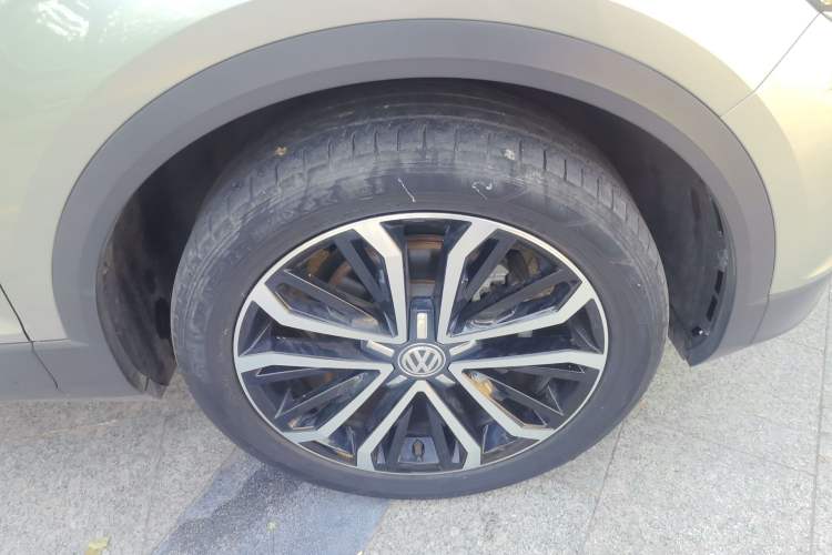 Used Volkswagen T-ROC 2019 280TSI DSG Two-Wheel Drive Comfort Version China VI Standard Right Front Wheel Hub